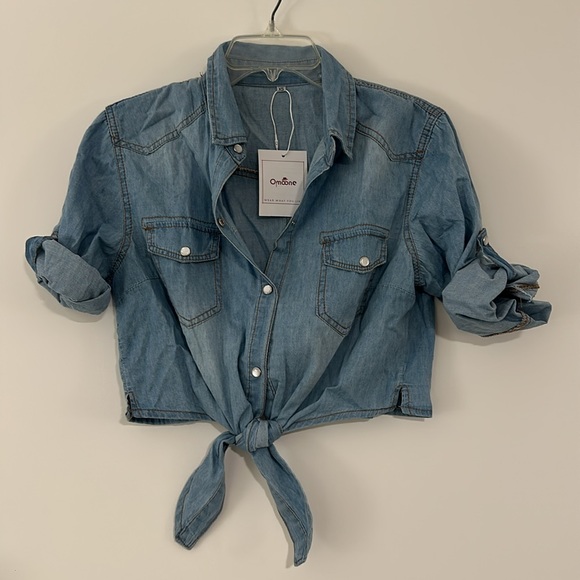omoone Tops - NWT Omoone denim front tie knot top with iridescent snap buttons